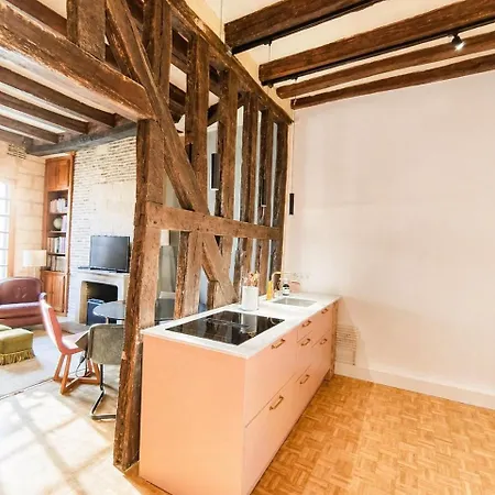 T3 Rénové Avec Charme, 2 Cœur Appartement